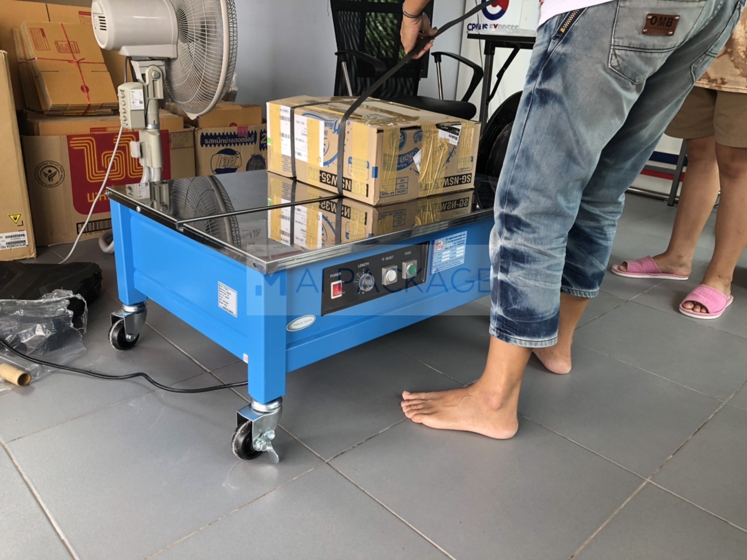 เครื่องรัดกล่อง,เครื่องรัดกล่องรุ่นTP-202L,เครื่องรัดกล่องไต้หวันทรงเตี้ย