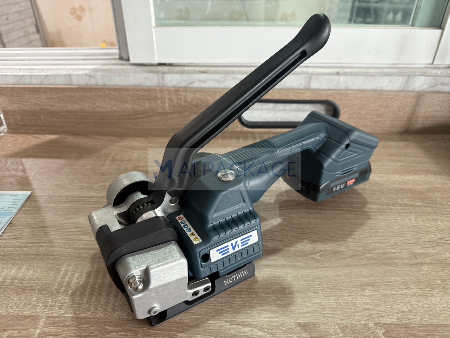 เครื่องรัดสายแบตเตอรี่รุ่นV1