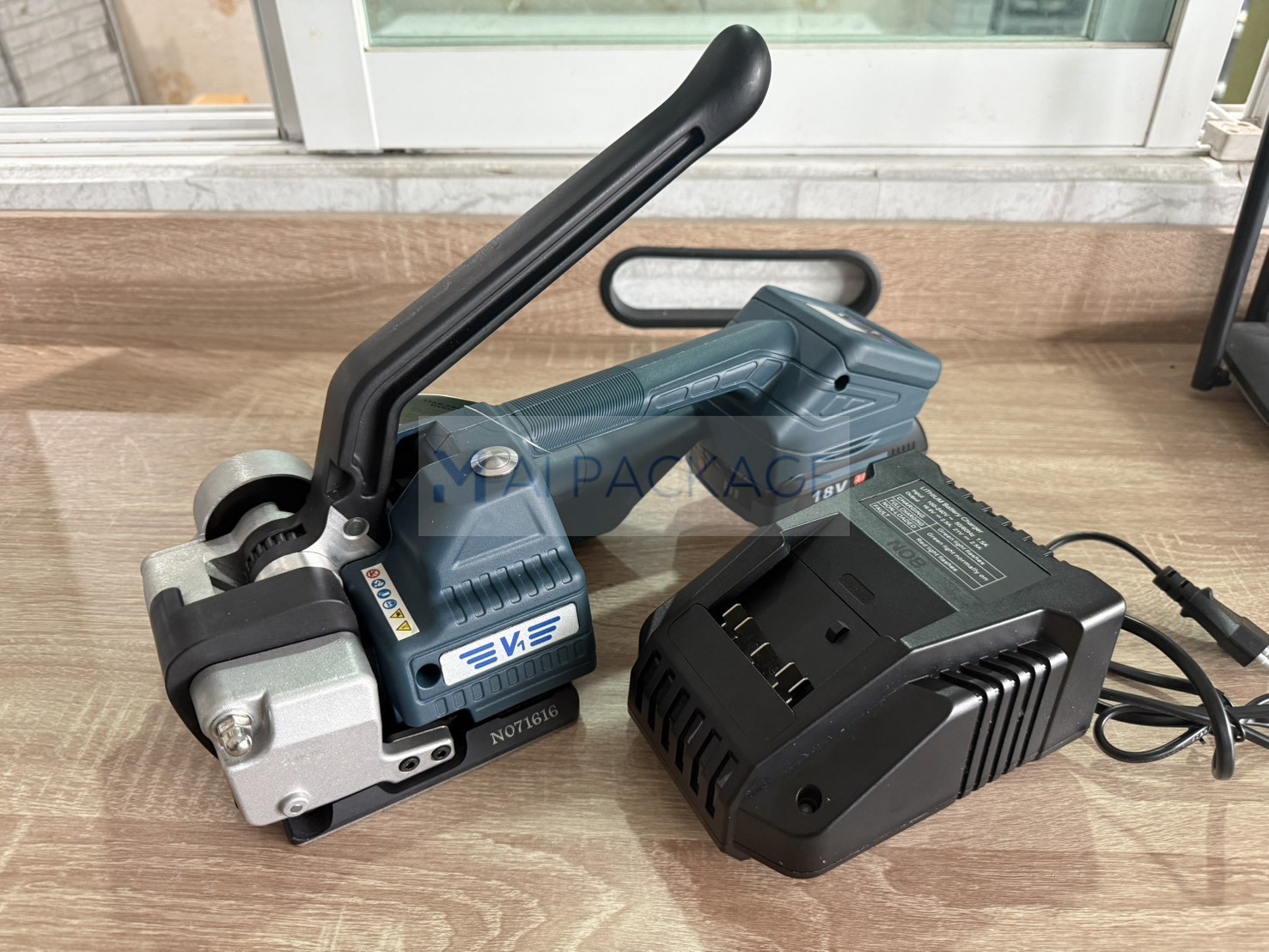 เครื่องรัดสายแบตเตอรี่รุ่นV1